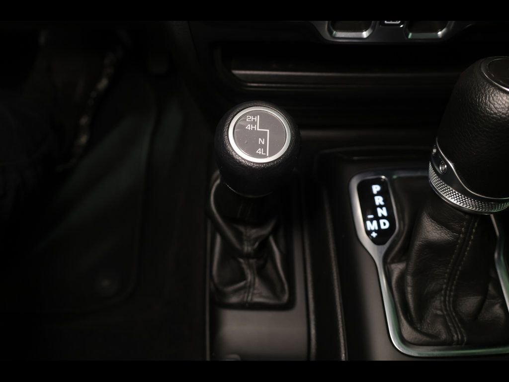 Used 2022 Jeep Gladiator Sport AWD/4WD image 25