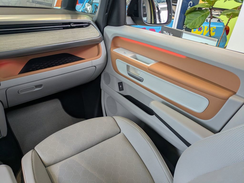 New 2025 Volkswagen ID. Buzz Pro S Plus image 14