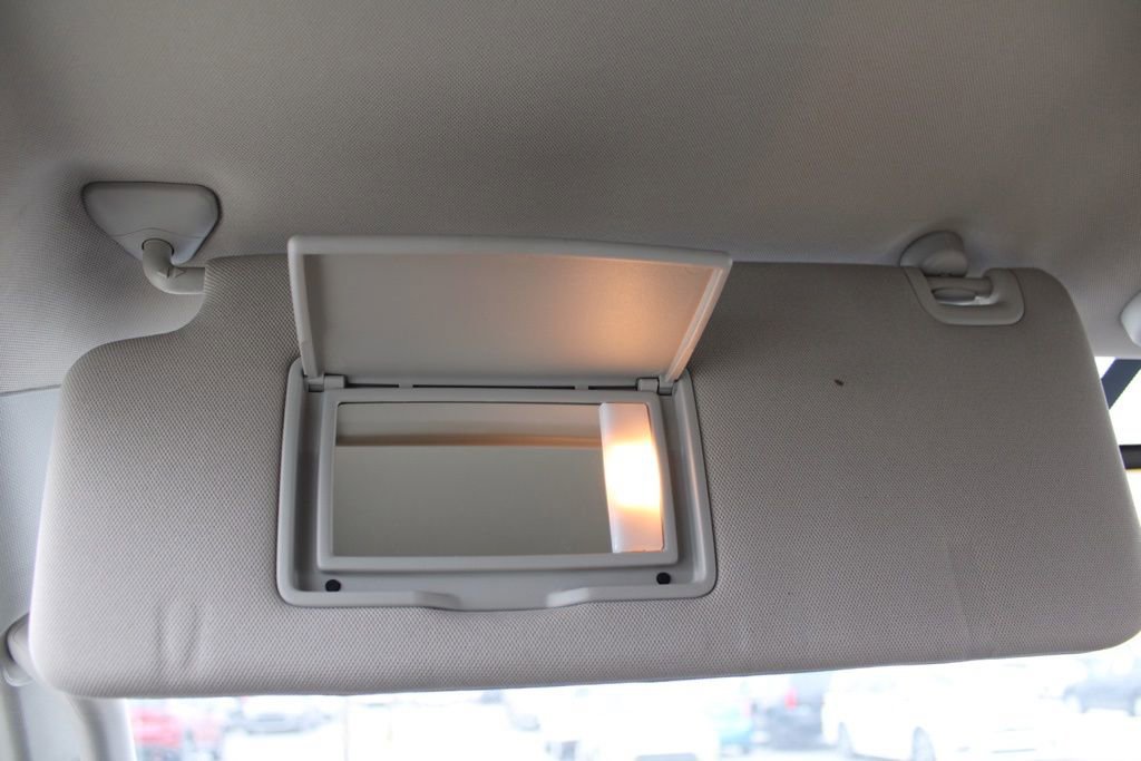 Used 2017 Nissan Titan SV image 40