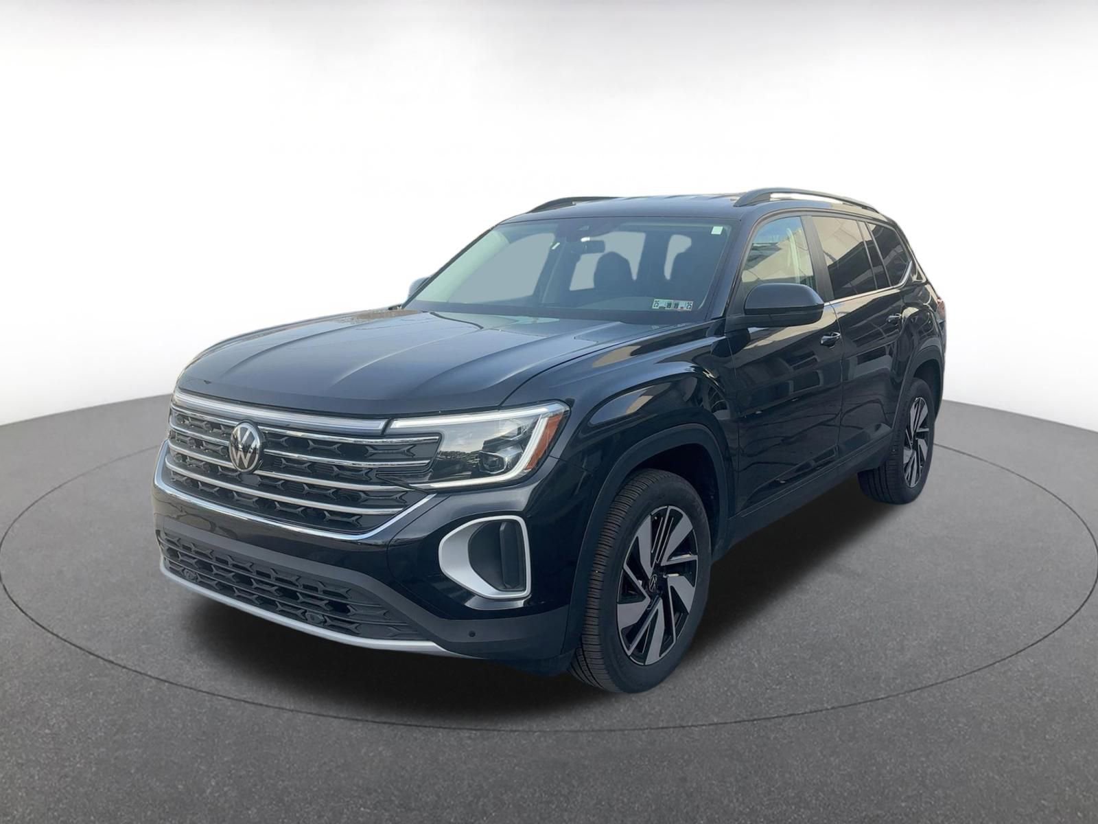 Used 2025 Volkswagen Atlas SE image 6