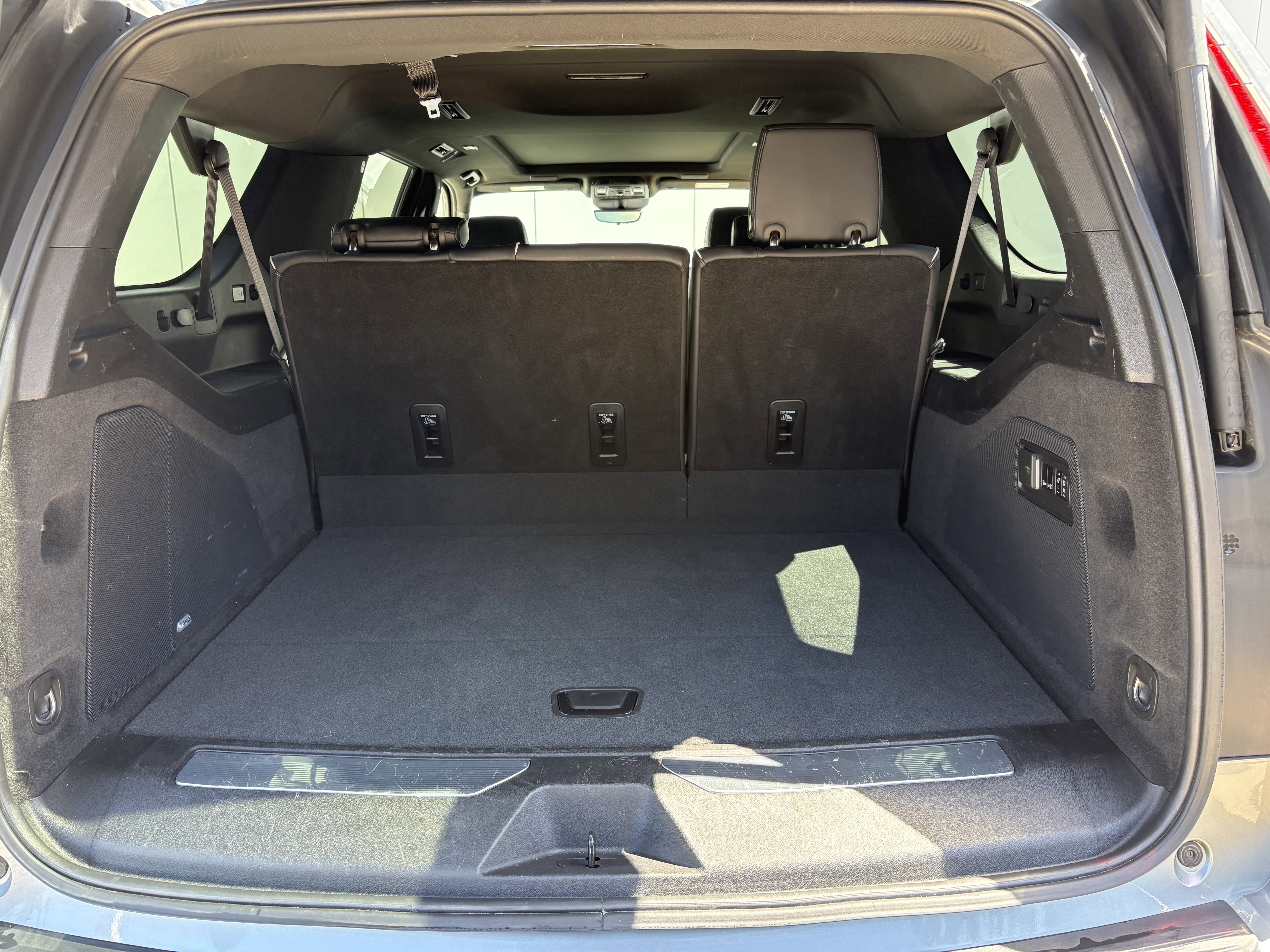 Used 2024 Cadillac Escalade ESV Premium Luxury w/ Performance Package AWD/4WD image 9