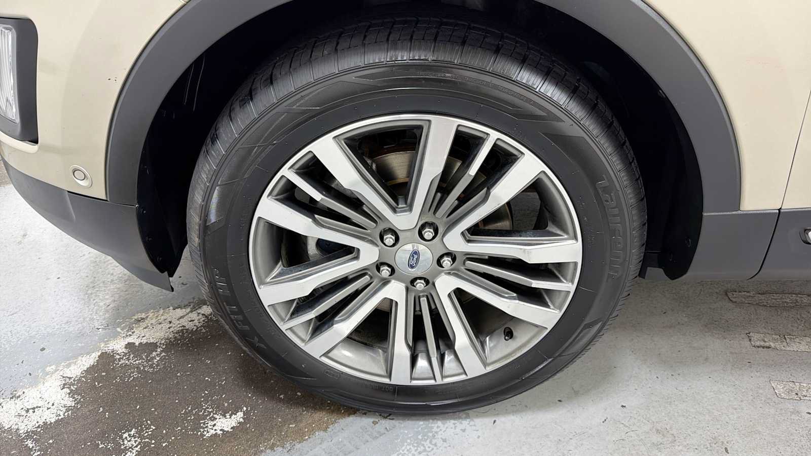 Used 2017 Ford Explorer Platinum AWD/4WD image 10