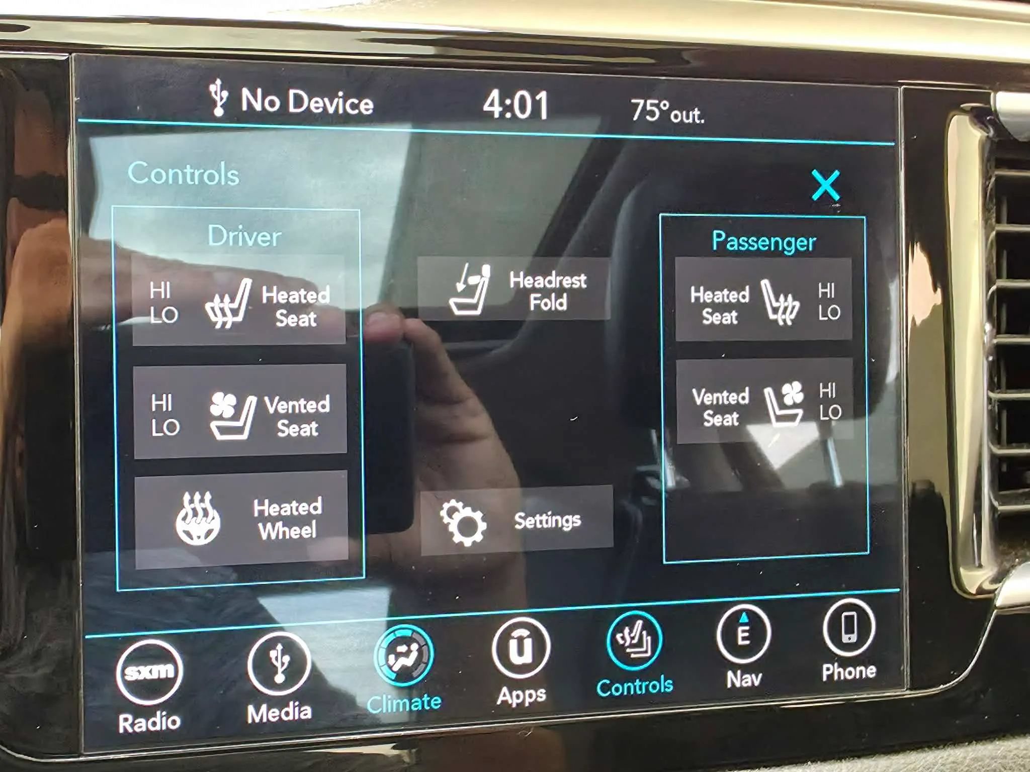 Used 2018 Chrysler Pacifica Limited FWD image 24