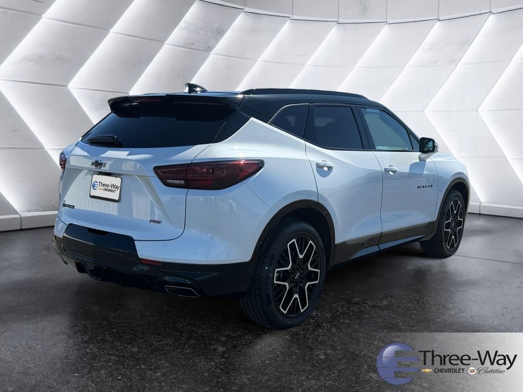 Certified 2023 Chevrolet Blazer RS w/ Driver Confidence II Package image 5