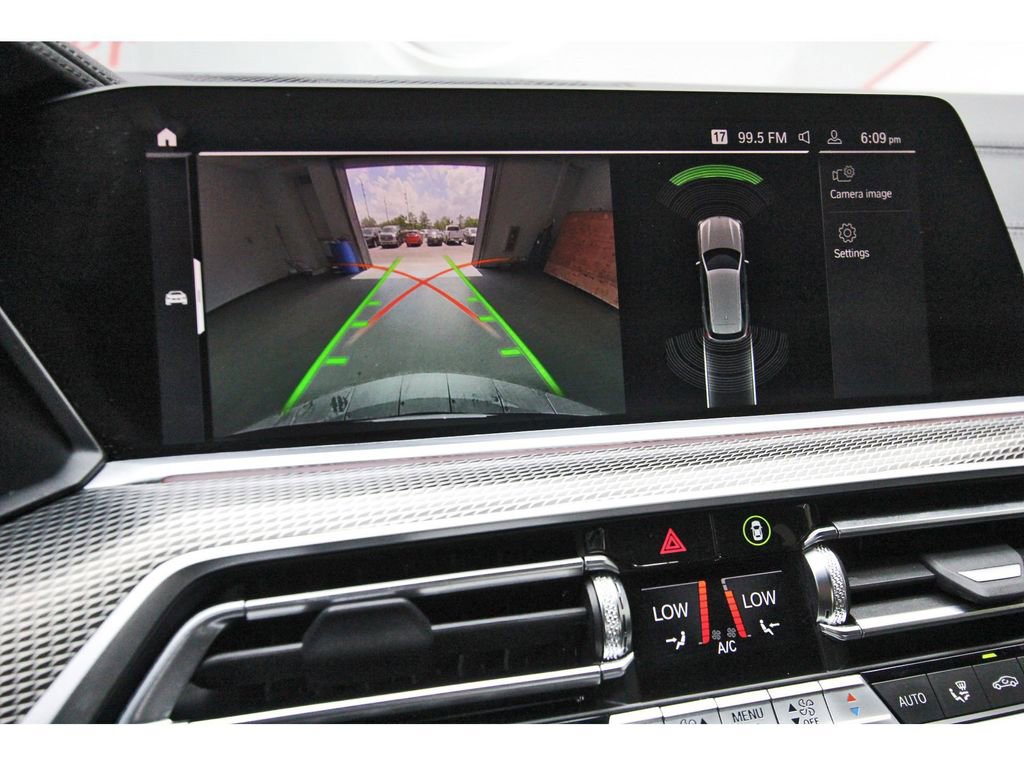 Used 2022 BMW X5 M50i image 24