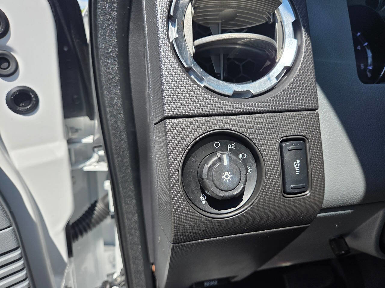 Used 2015 Ford F250 XLT w/ XLT Value Package AWD/4WD image 15