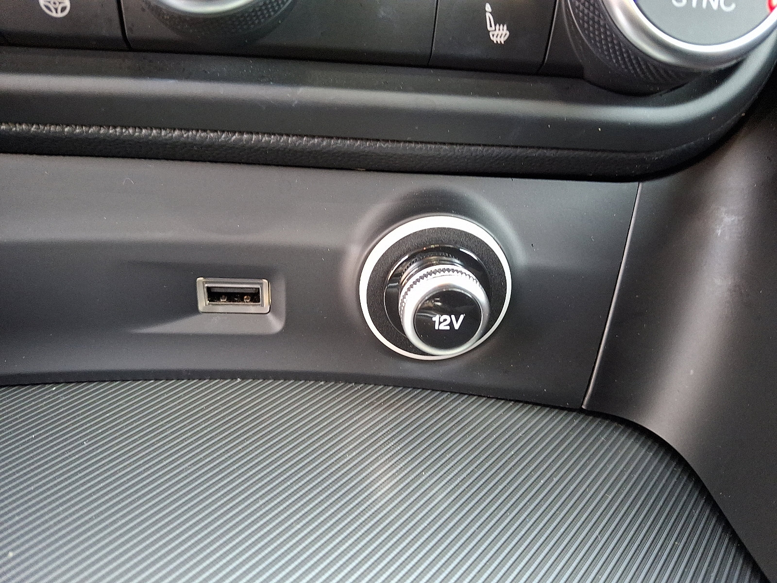 Used 2024 Alfa Romeo Stelvio Ti image 26