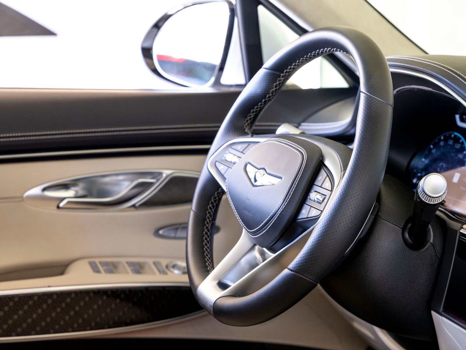 Used 2023 Genesis GV70 3.5T Sport w/ Sport Prestige Package image 29