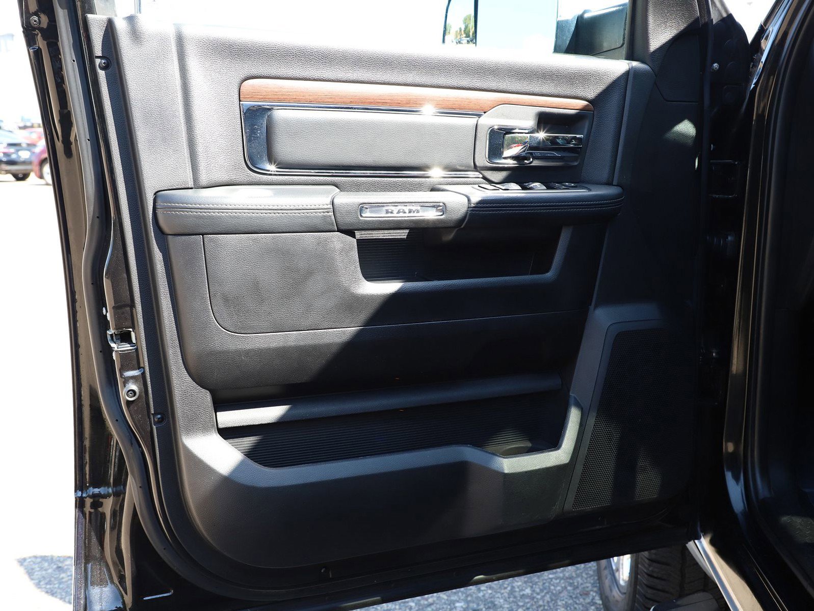 Used 2016 RAM 2500 Laramie image 18