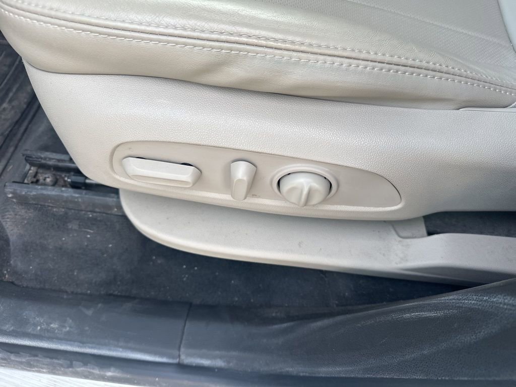 Used 2021 Buick Enclave Essence image 19