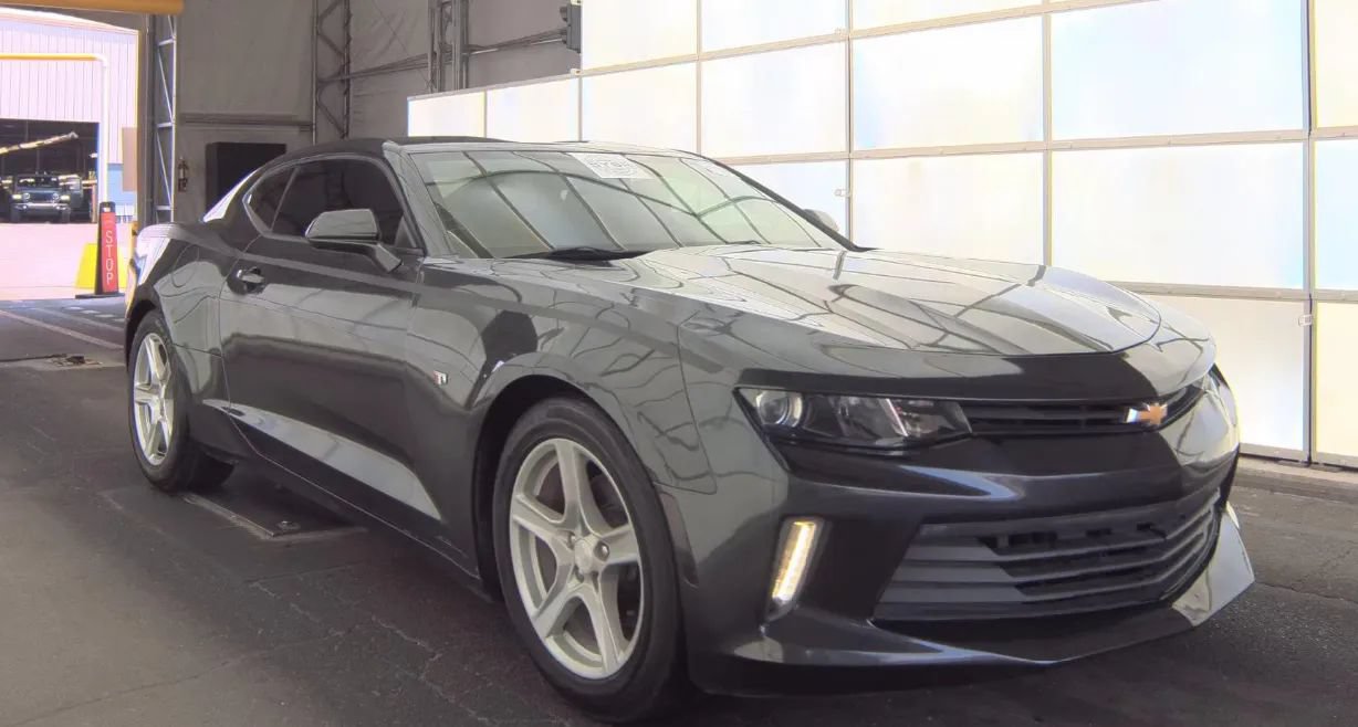 Used 2016 Chevrolet Camaro LT RWD image 2