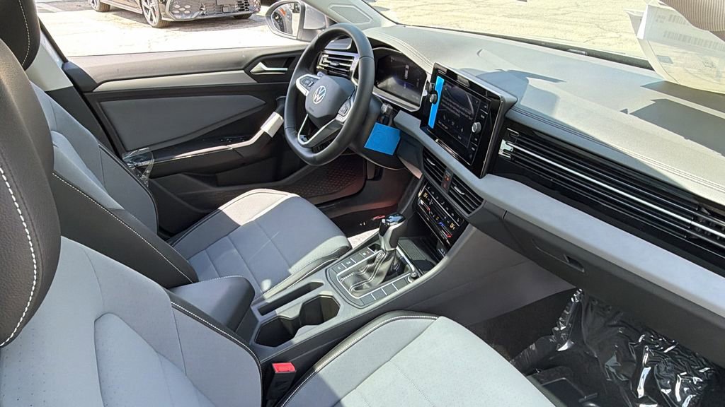 New 2026 Volkswagen Jetta SE FWD image 8