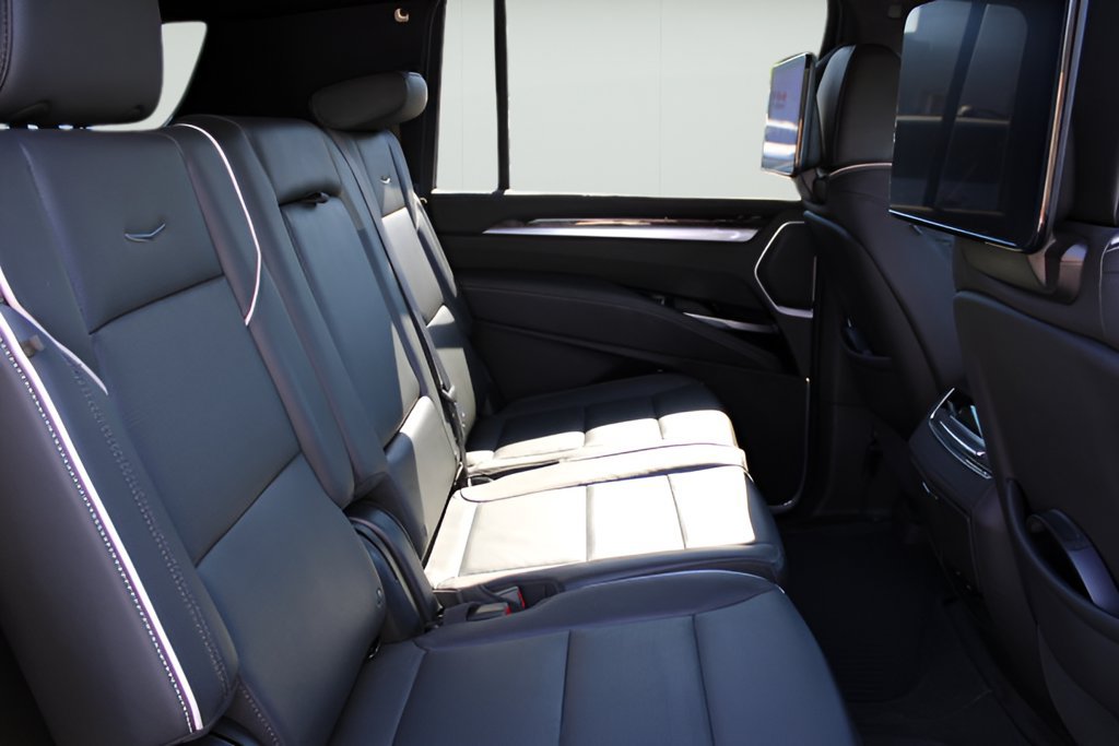 Used 2025 Cadillac Escalade ESV Premium Luxury w/ Touring Package AWD/4WD image 26