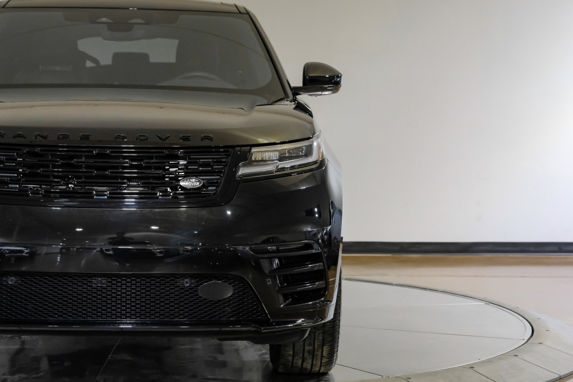 Used 2025 Land Rover Range Rover Velar Dynamic SE AWD/4WD image 48