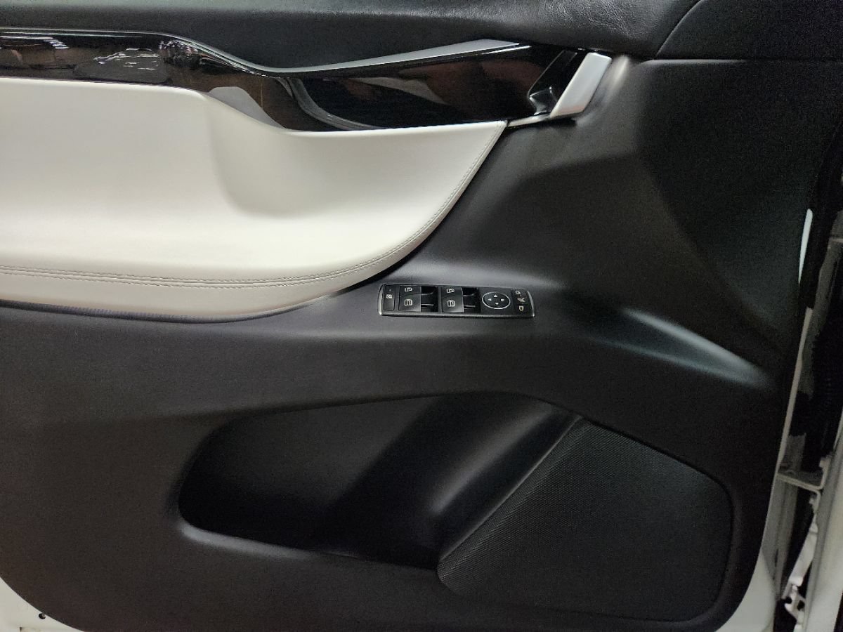 Used 2019 Tesla Model X 75D AWD/4WD image 32
