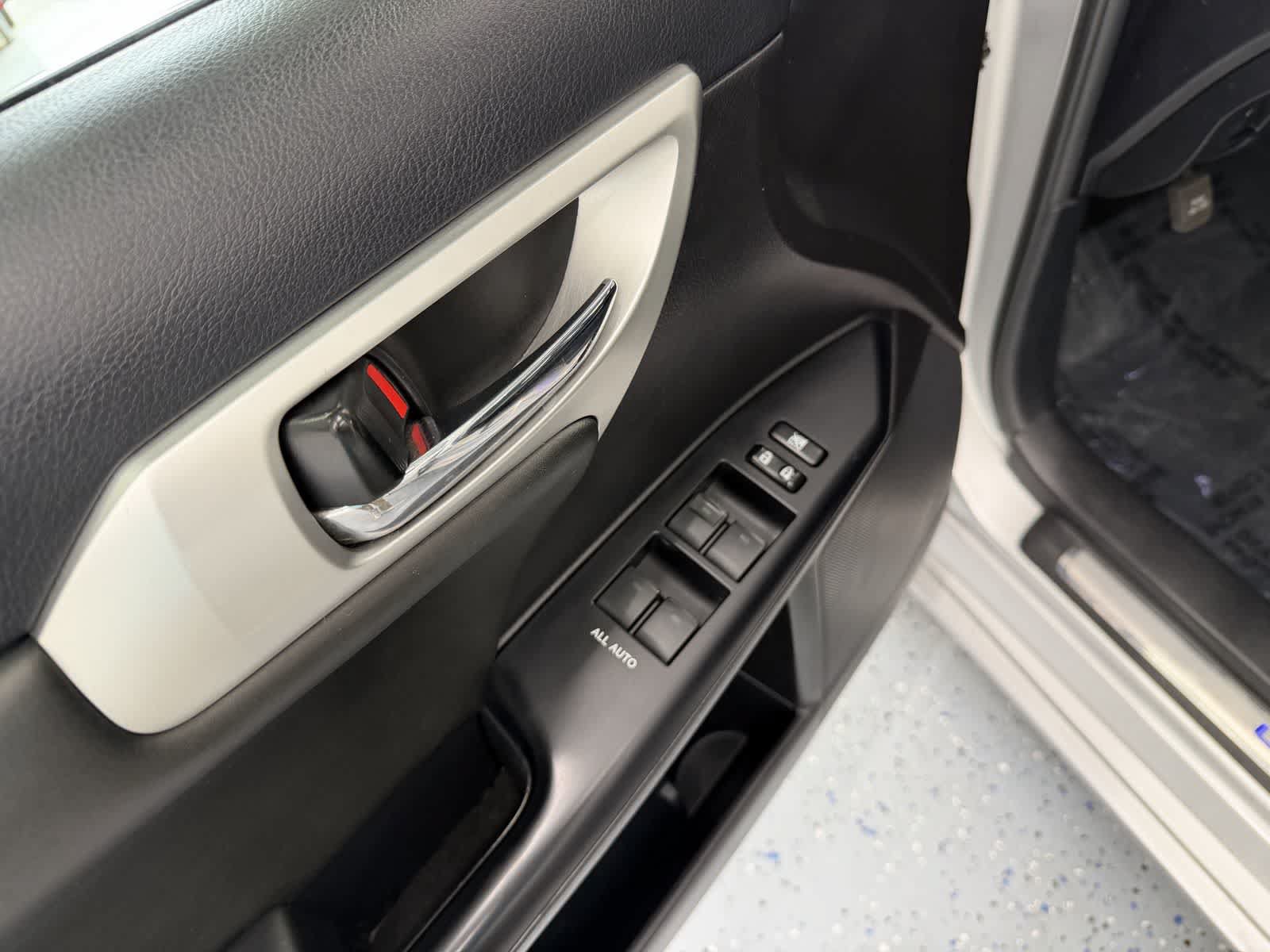 Used 2012 Lexus CT 200h Premium FWD image 12