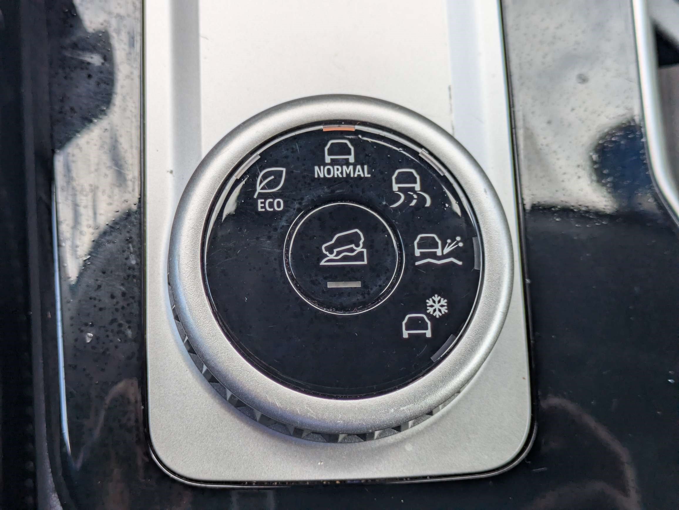Used 2025 Mitsubishi Outlander SE FWD image 31