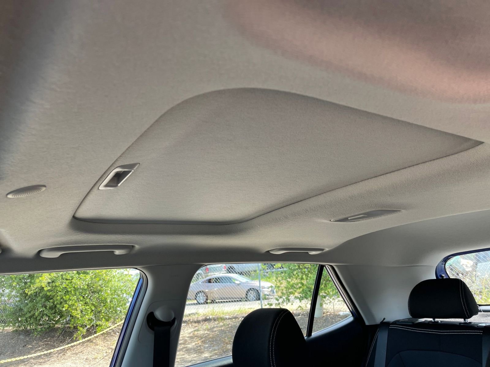 Used 2025 Hyundai Venue SEL image 28