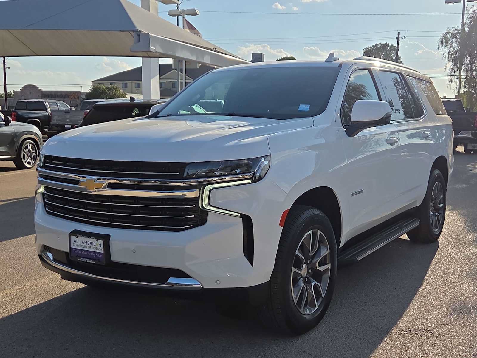 Used 2024 Chevrolet Tahoe LT w/ Luxury Package RWD image 4
