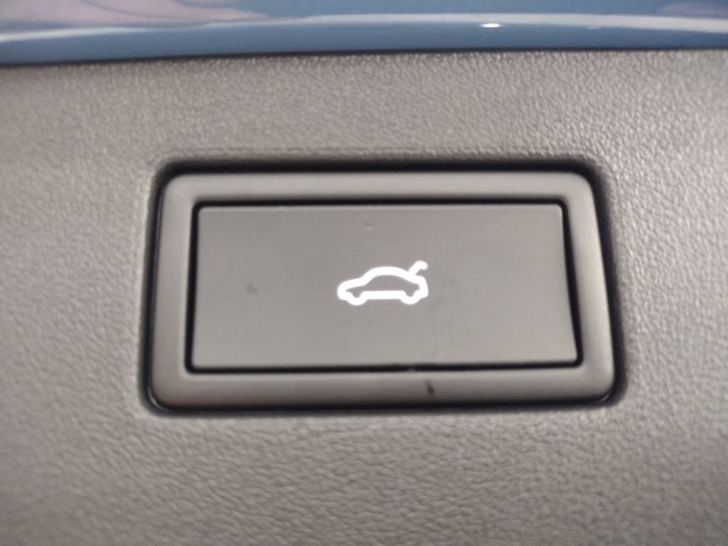 New 2026 Volkswagen Tiguan SE AWD/4WD image 18