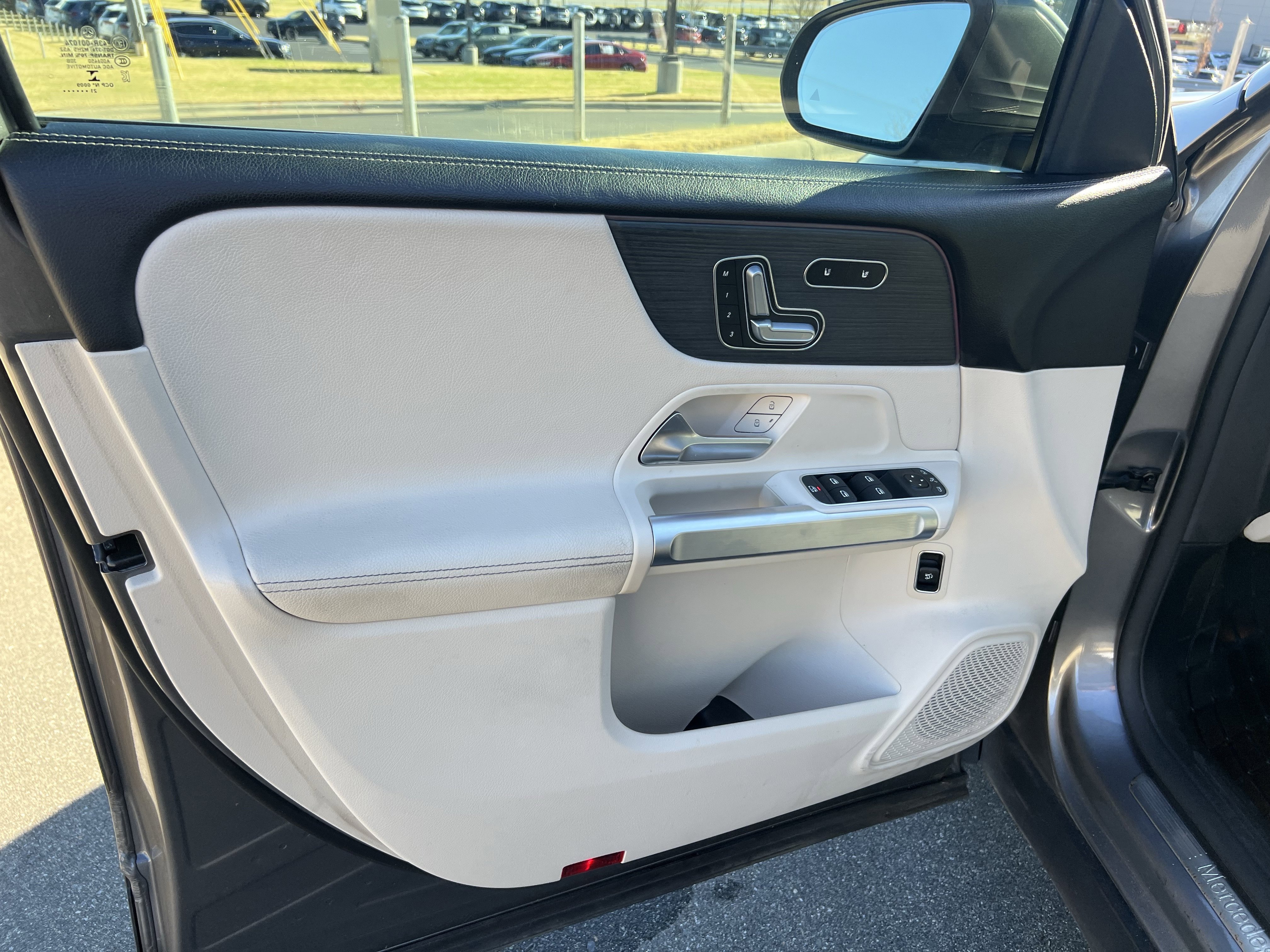 Used 2022 Mercedes-Benz GLB 250 image 14