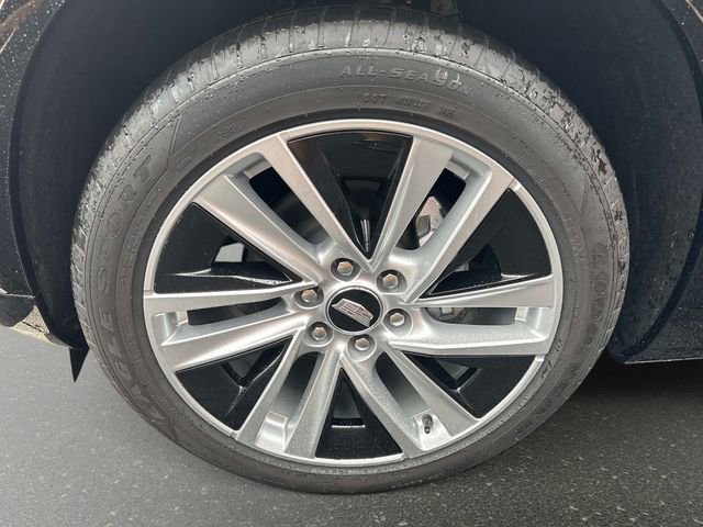 New 2026 Cadillac Vistiq Luxury AWD/4WD image 10