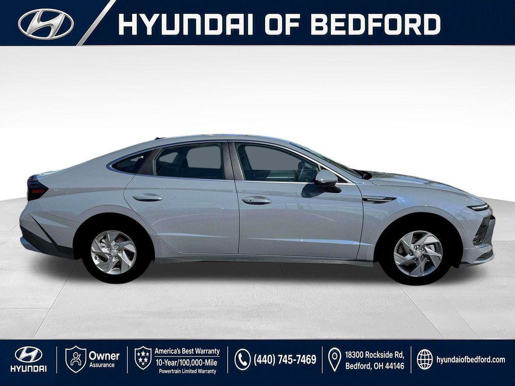 New 2026 Hyundai Sonata SE FWD image 11