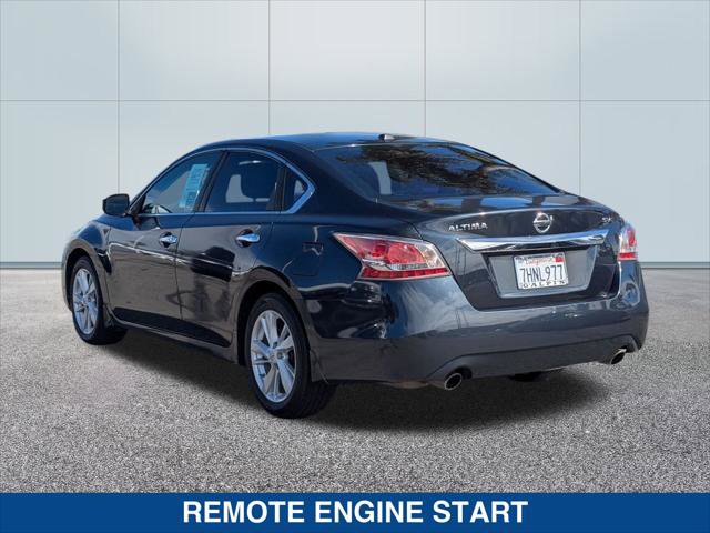 Used 2015 Nissan Altima 2.5 SV w/ Convenience Package image 3