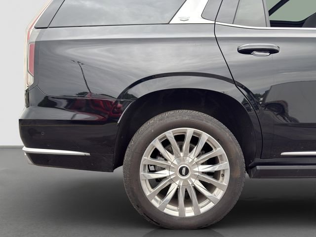Used 2024 Cadillac Escalade Premium Luxury w/ Performance Package AWD/4WD image 33