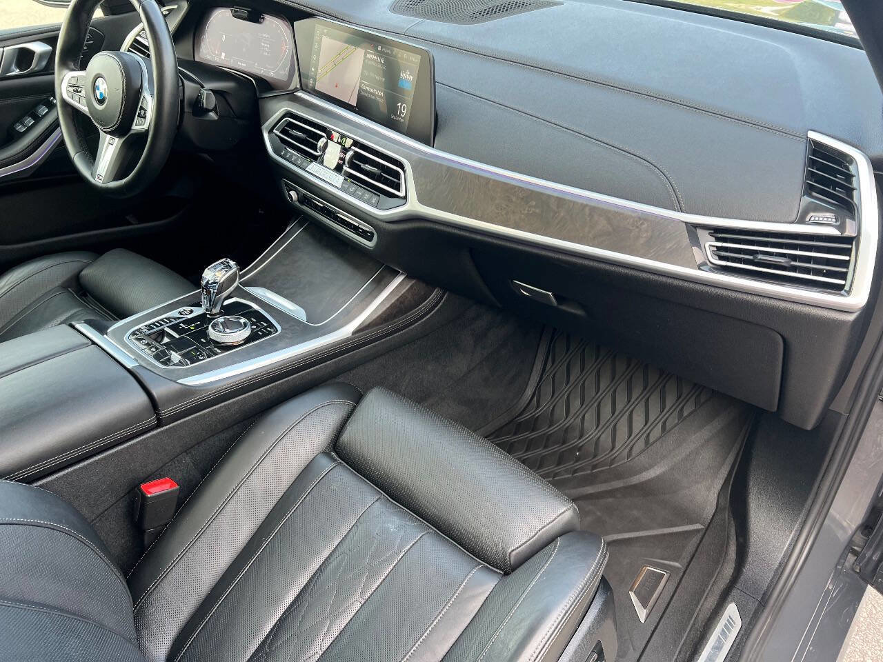 Used 2022 BMW X7 xDrive40i w/ M Sport Package image 23