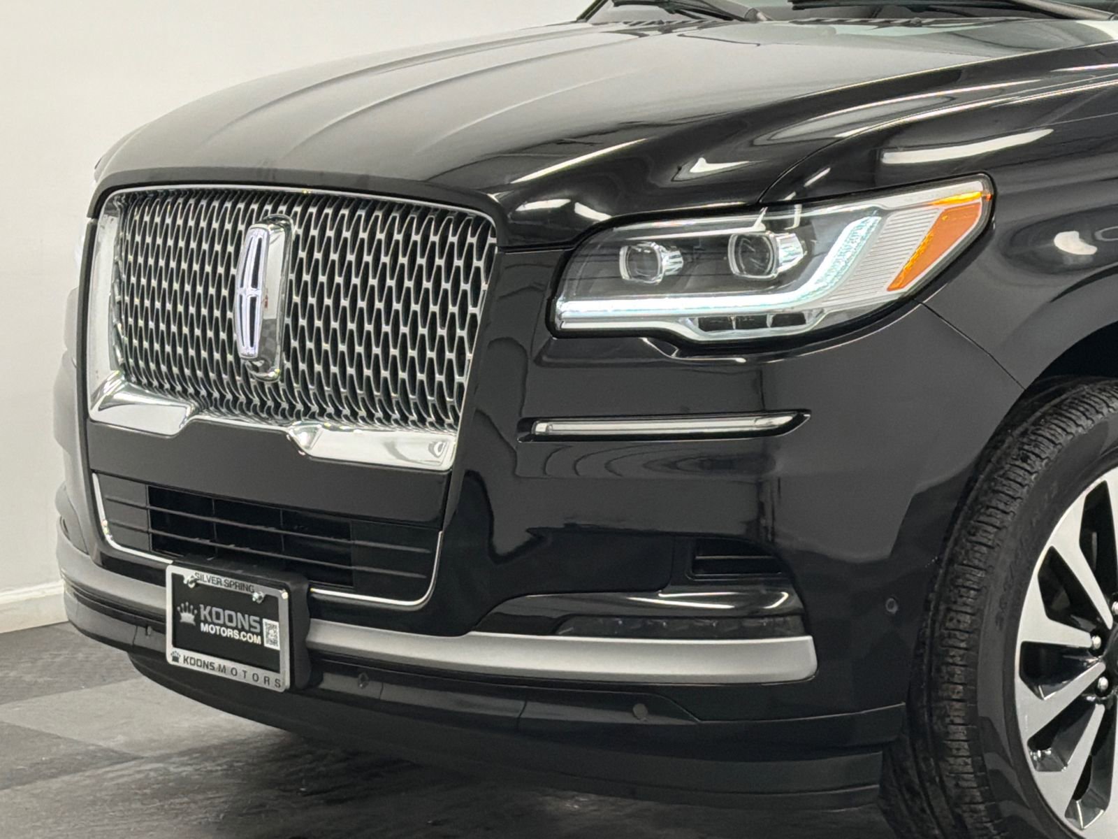 Certified 2022 Lincoln Navigator Reserve image 2