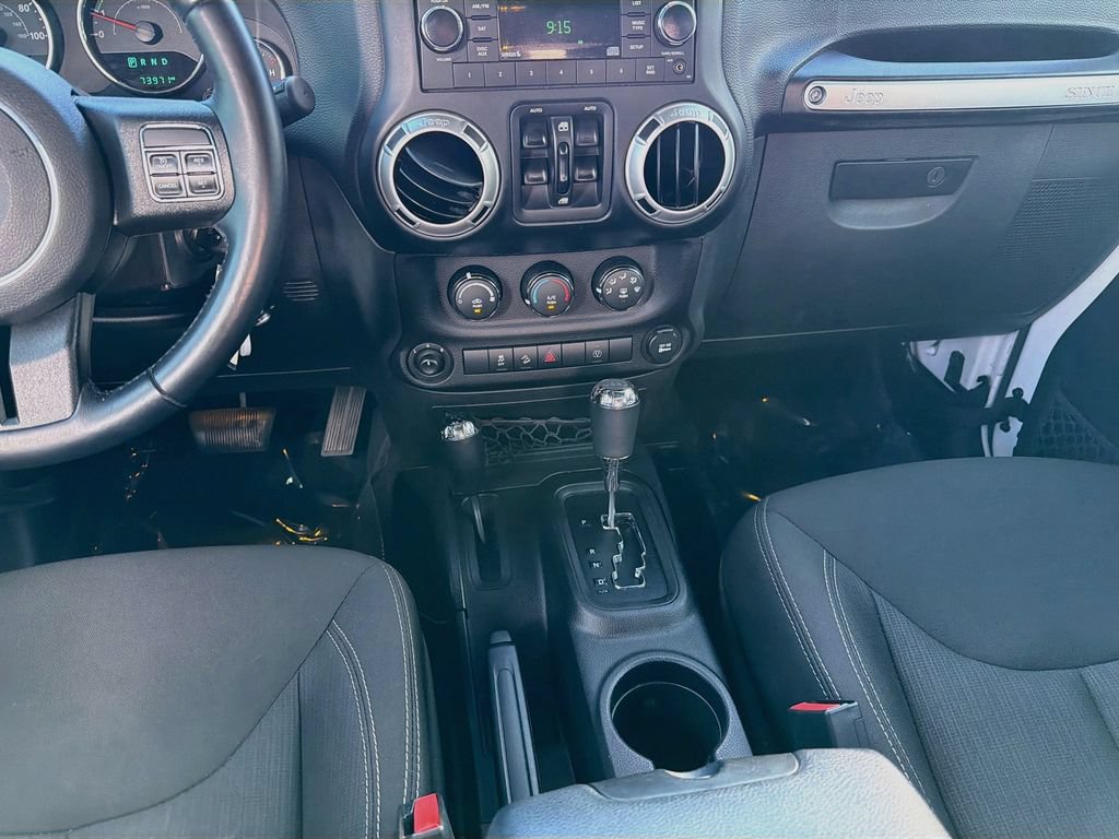 Used 2017 Jeep Wrangler Unlimited Sahara w/ Connectivity Group AWD/4WD image 17