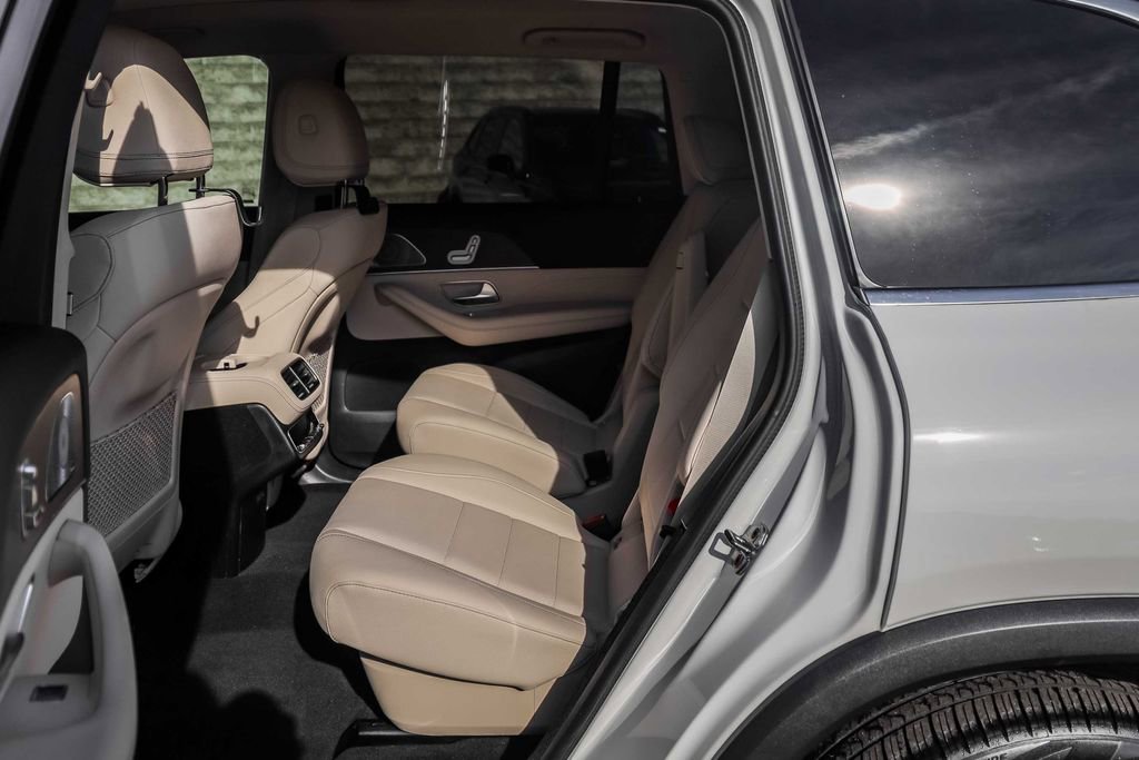 Used 2024 Mercedes-Benz GLS 450 4MATIC image 20