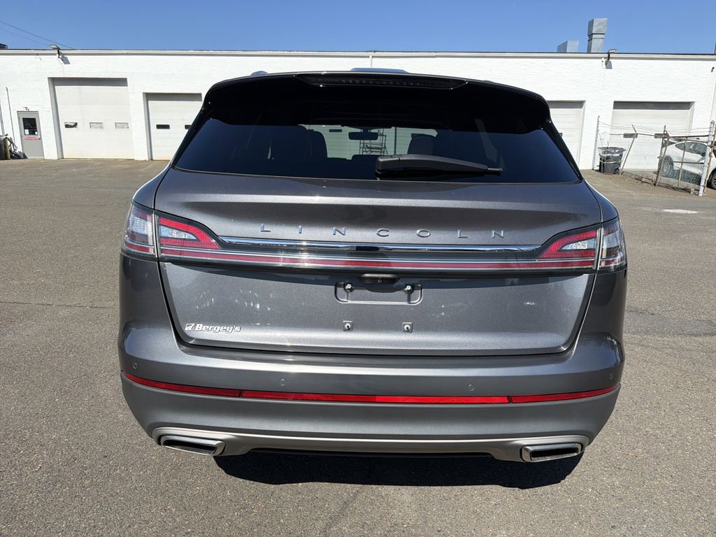 Used 2022 Lincoln Nautilus Reserve w/ Cargo Utility Package AWD/4WD image 4