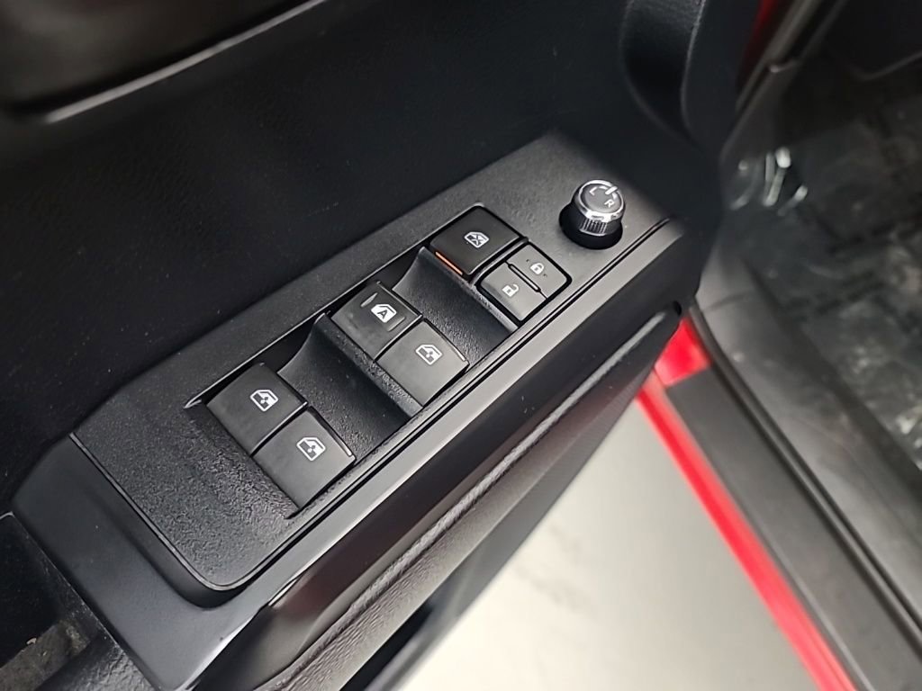 Used 2016 Toyota Tacoma SR image 22