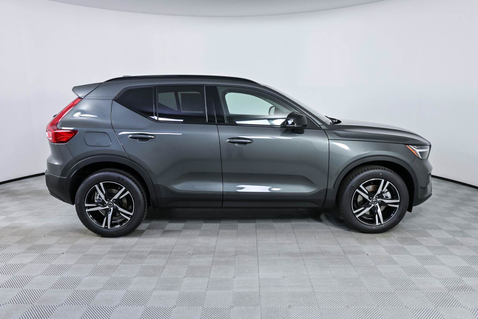 New 2026 Volvo XC40 B5 Core w/ Protection Package Premier AWD/4WD image 26