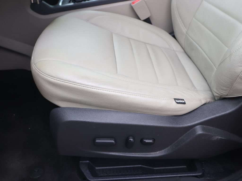 Certified 2017 Ford Escape SE FWD image 18