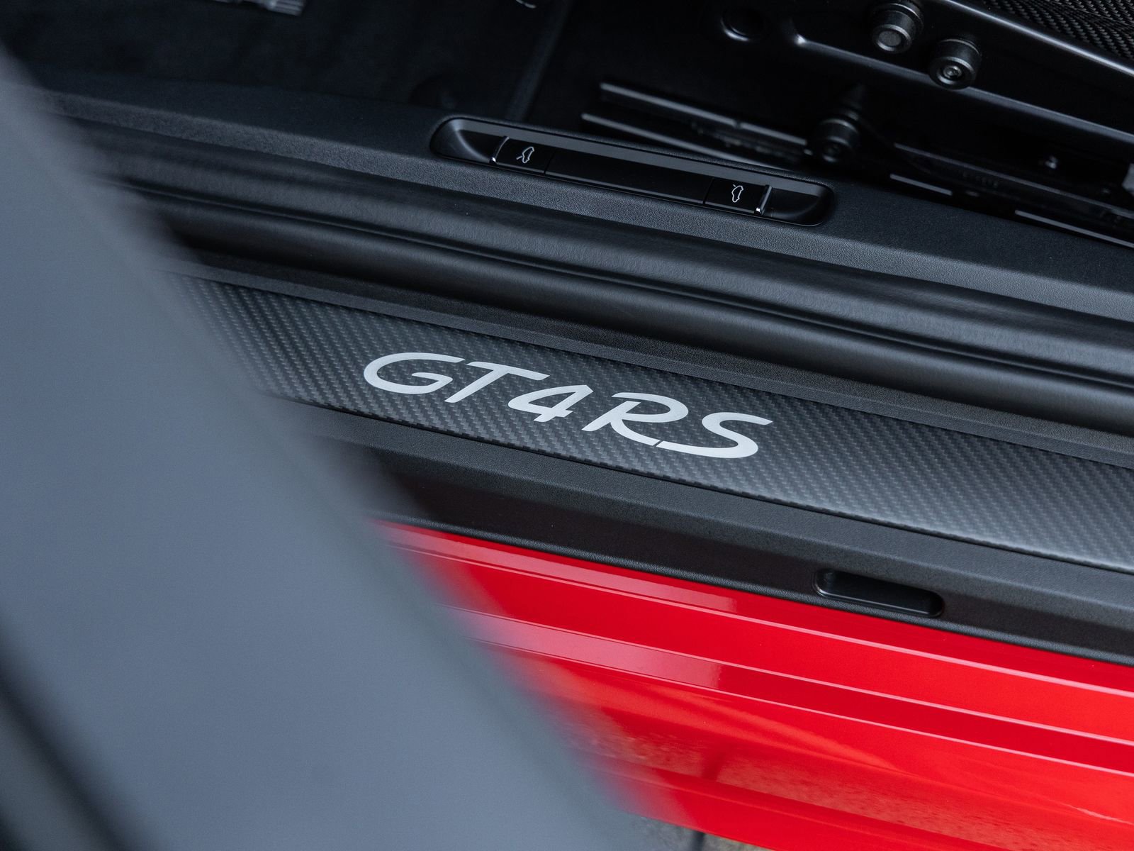 Certified 2025 Porsche 718 Cayman GT4 RS image 34