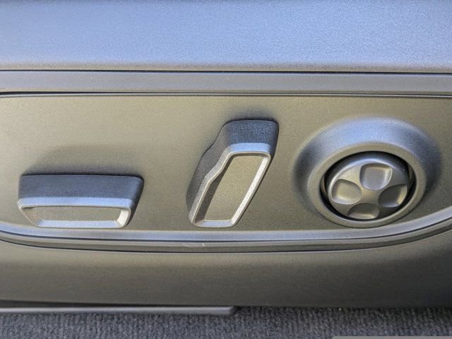 New 2025 Jeep Grand Cherokee Limited w/ Black Appearance Package image 18