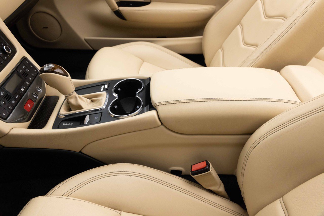 Used 2015 Maserati GranTurismo Convertible RWD image 24