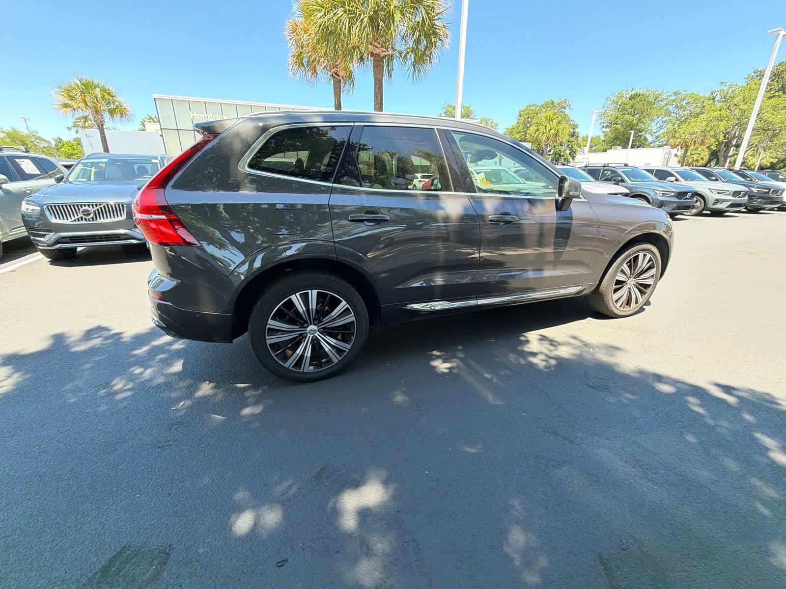 Used 2023 Volvo XC60 B5 Plus w/ Protection Package Premier FWD image 17