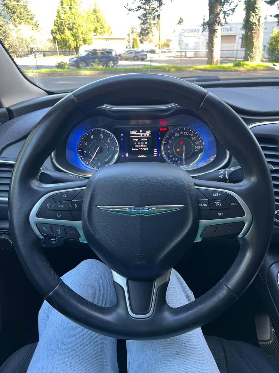 Used 2015 Chrysler 200 Limited w/ Convenience Group image 14