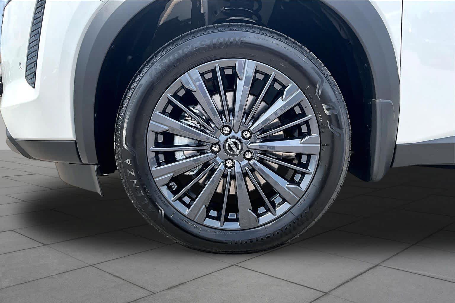 New 2026 Nissan Pathfinder SL FWD image 11