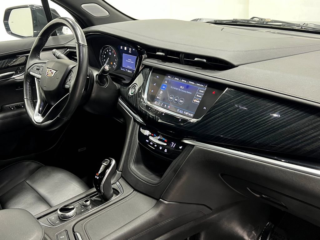 Used 2020 Cadillac XT6 Premium Luxury AWD/4WD image 23