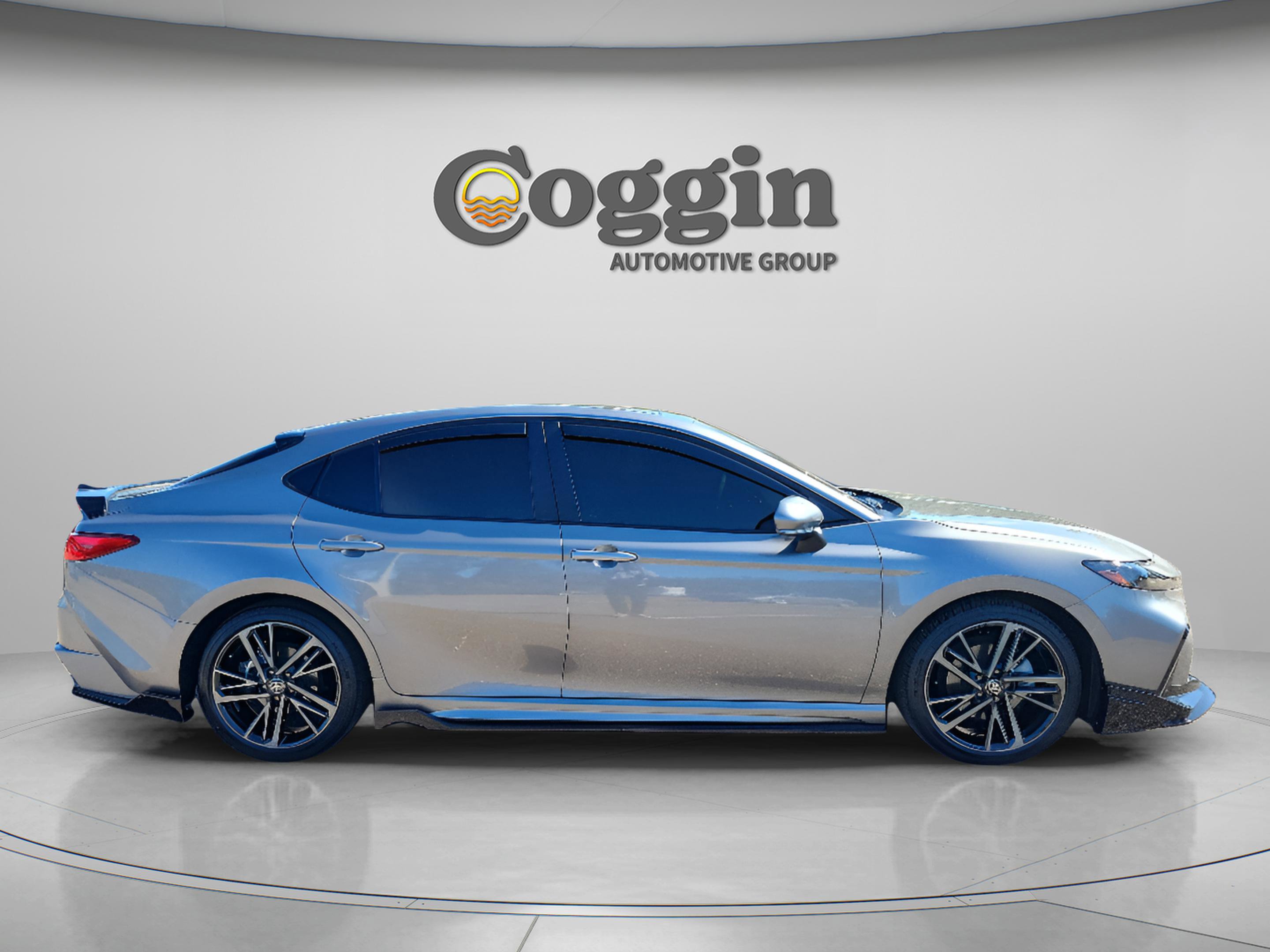 Used 2025 Toyota Camry XSE image 4