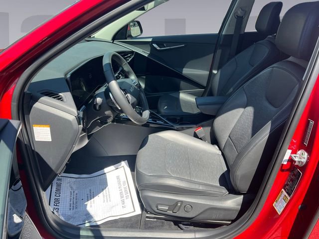 Used 2023 Kia Niro SX Touring FWD image 10
