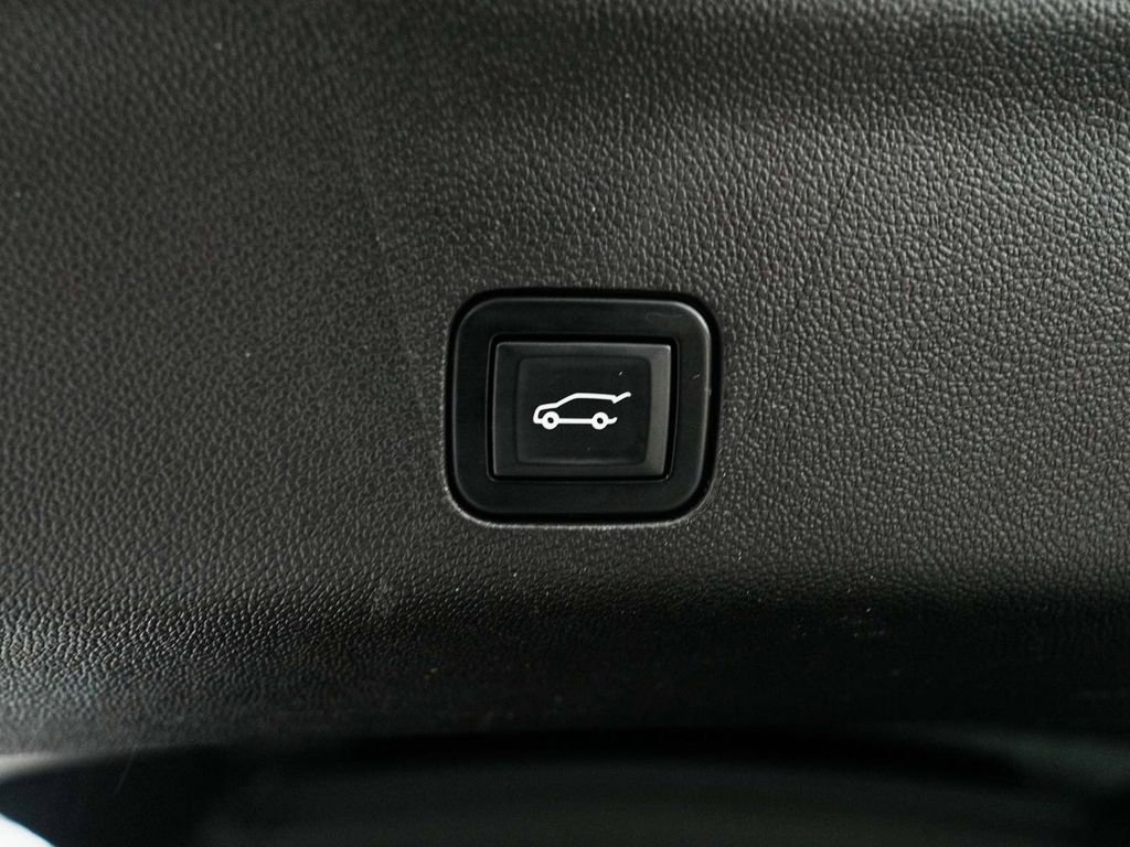 Used 2023 GMC Yukon Denali AWD/4WD image 45