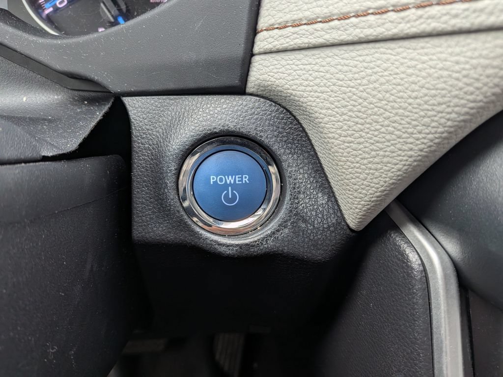 Used 2021 Toyota RAV4 XLE Premium AWD/4WD image 19