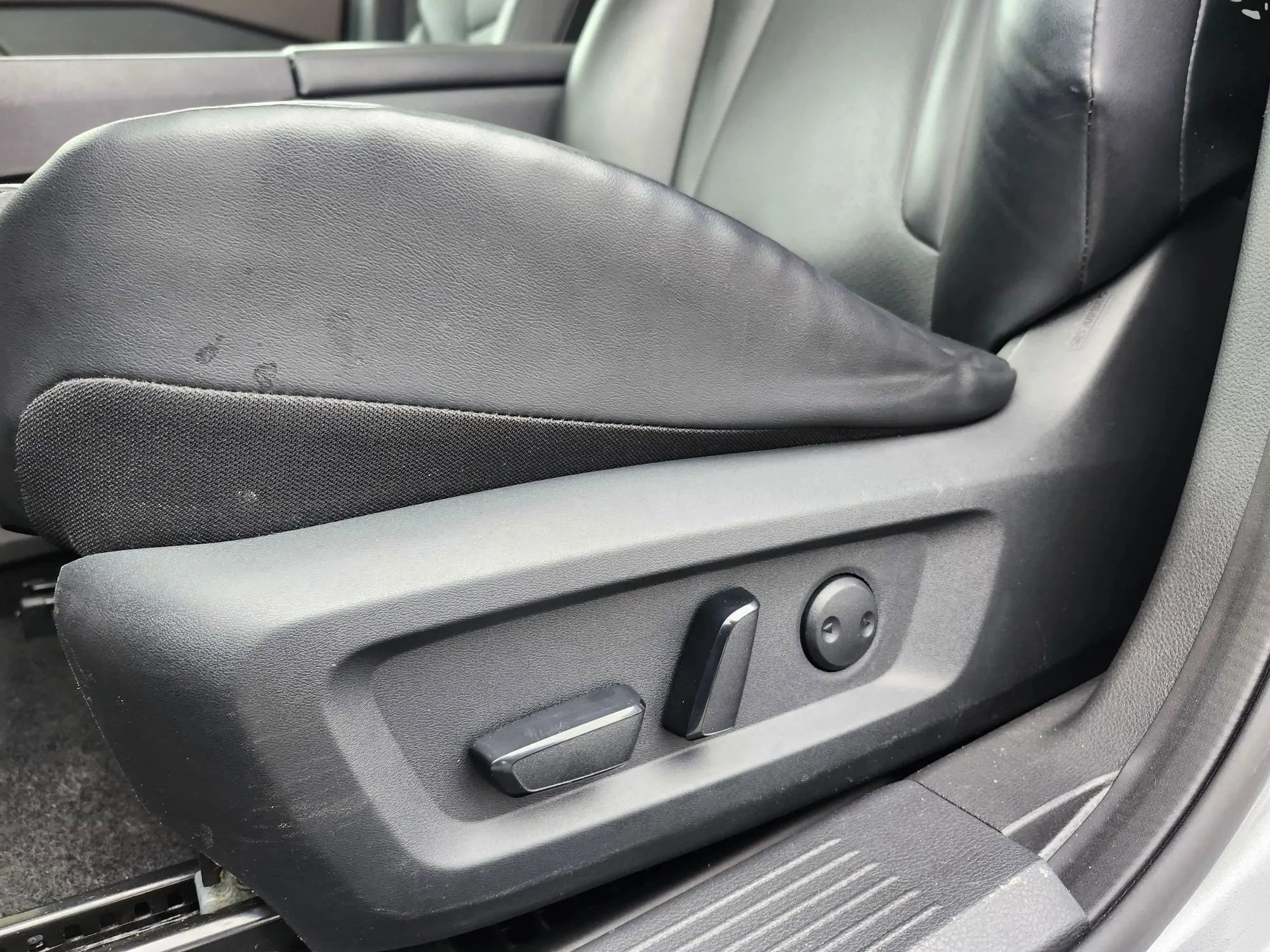 Used 2022 Nissan Rogue SV w/ SV Premium Package image 14