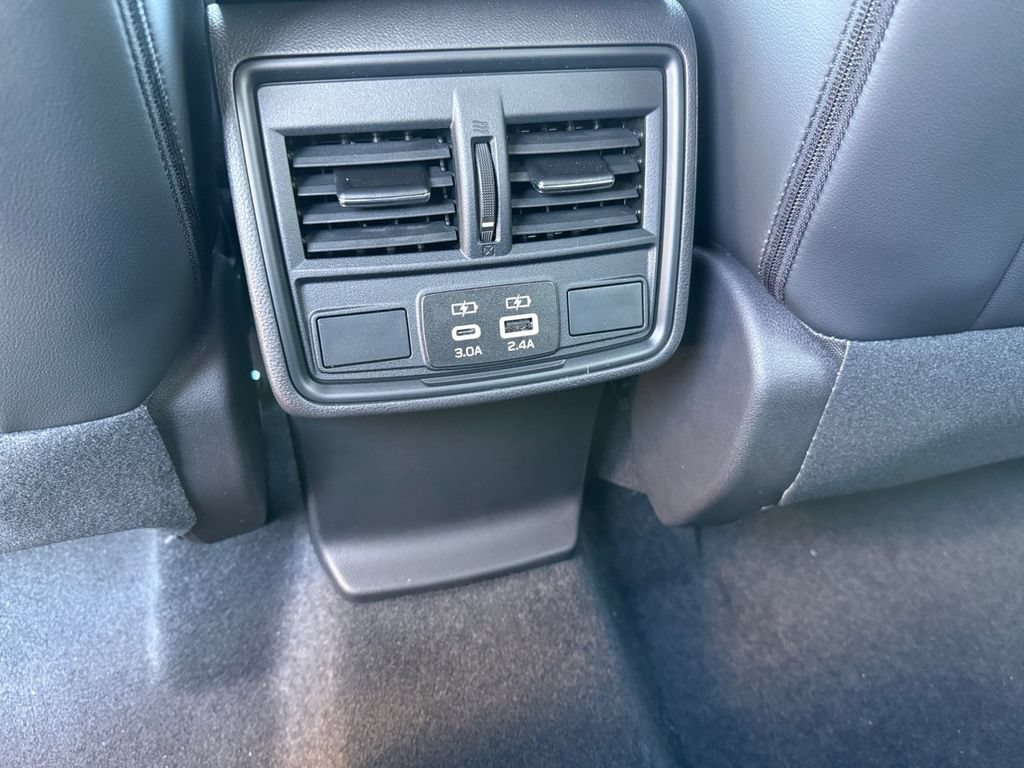 Used 2026 Subaru Forester Premium AWD/4WD image 16